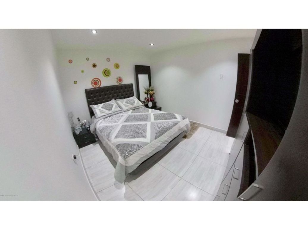 Casa de 7 alcobas en venta en Colón, Bogotá, 400 m² · foto 13 de 20