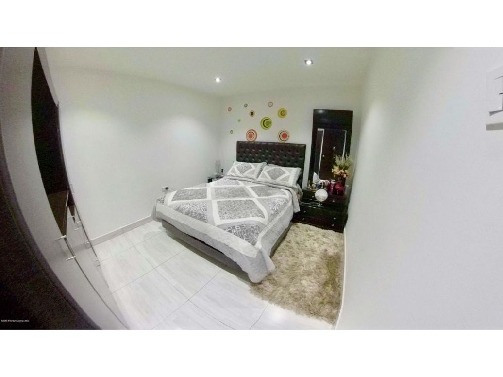 Casa de 7 alcobas en venta en Colón, Bogotá, 400 m² · foto 12 de 20