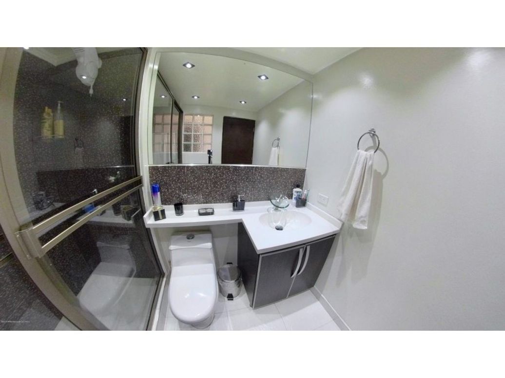 Casa de 7 alcobas en venta en Colón, Bogotá, 400 m² · foto 15 de 20