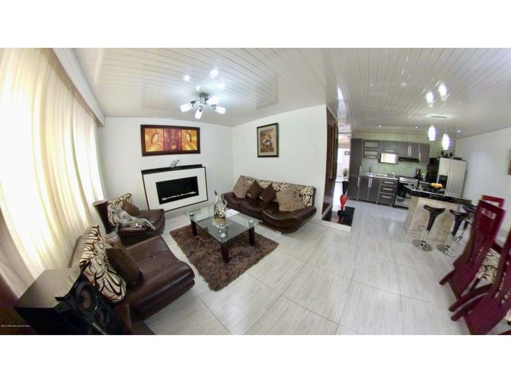 Casa de 7 alcobas en venta en Colón, Bogotá, 400 m² · foto 4 de 20