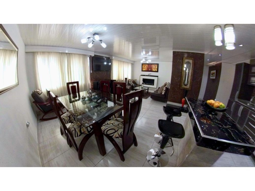 Casa de 7 alcobas en venta en Colón, Bogotá, 400 m² · foto 8 de 20
