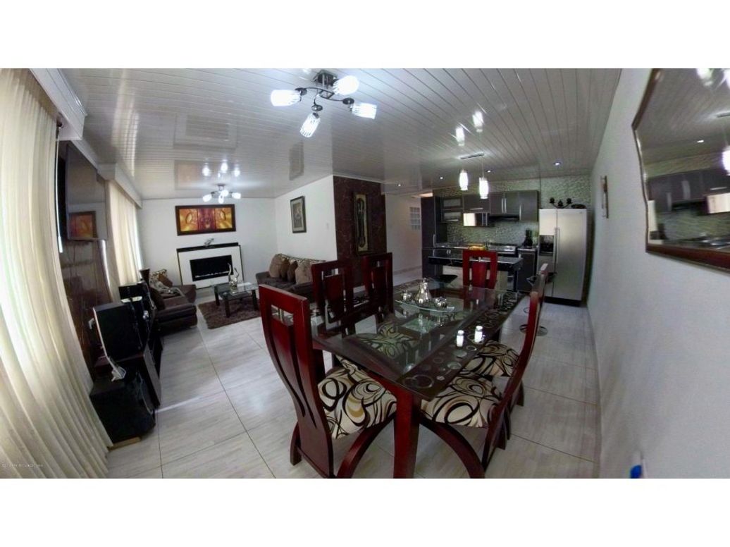 Casa de 7 alcobas en venta en Colón, Bogotá, 400 m² · foto 10 de 20