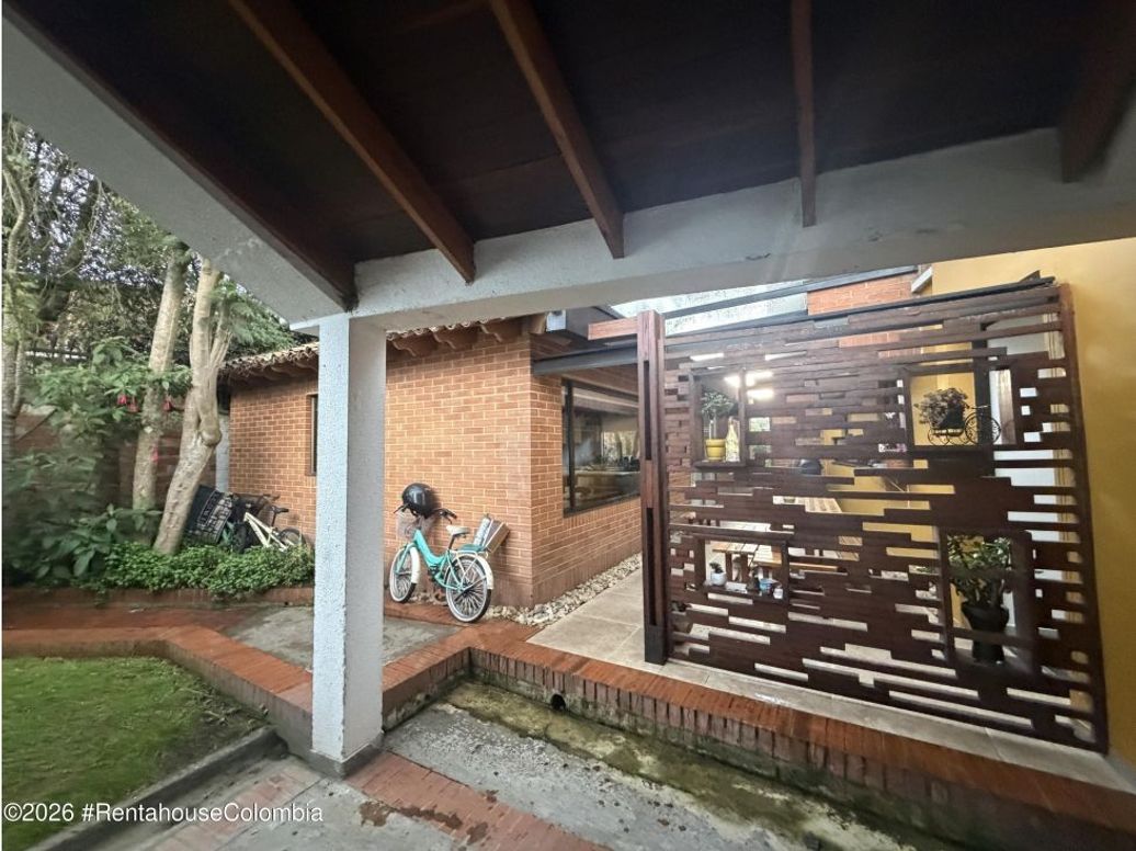 Casa de 5 alcobas en venta en San José De Bavaria, Bogotá, 450 m² · foto 2 de 20