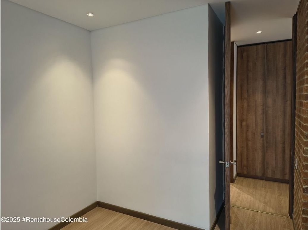 Apartamento de 2 alcobas en venta en Santa Barbara Occidental, Bogotá, 79 m² · foto 18 de 20