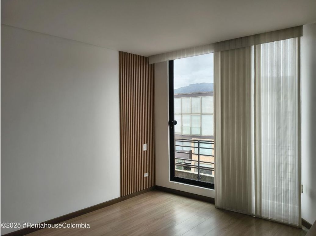 Apartamento de 2 alcobas en venta en Santa Barbara Occidental, Bogotá, 79 m² · foto 13 de 20