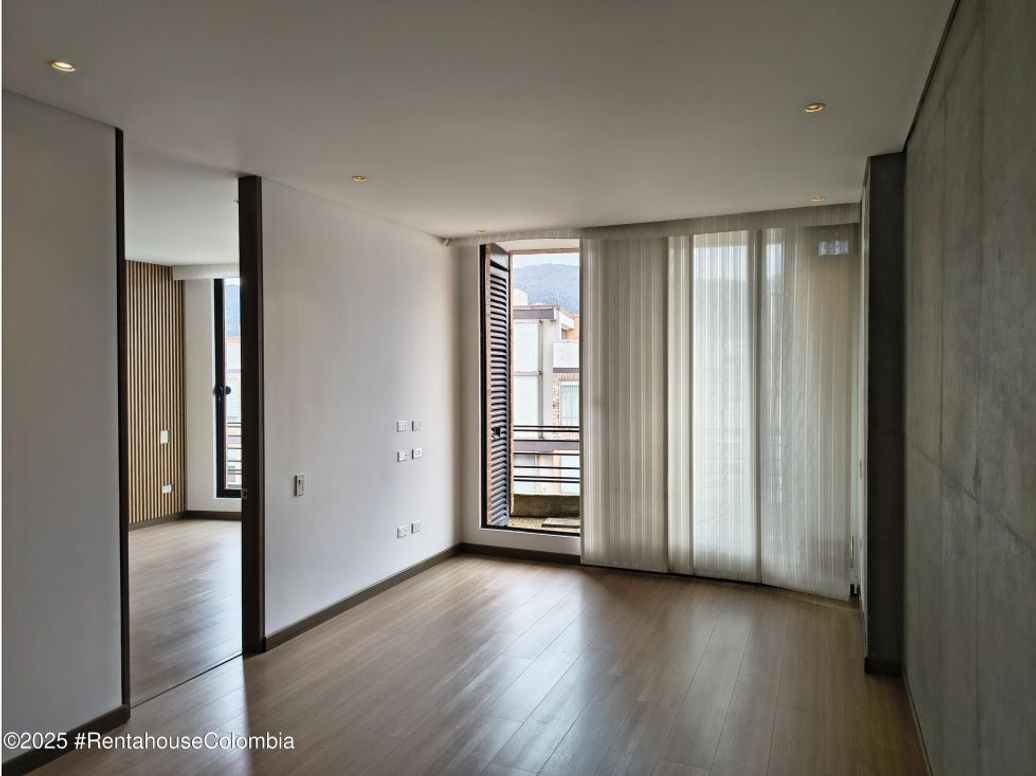 Apartamento de 2 alcobas en venta en Santa Barbara Occidental, Bogotá, 79 m² · foto 8 de 20