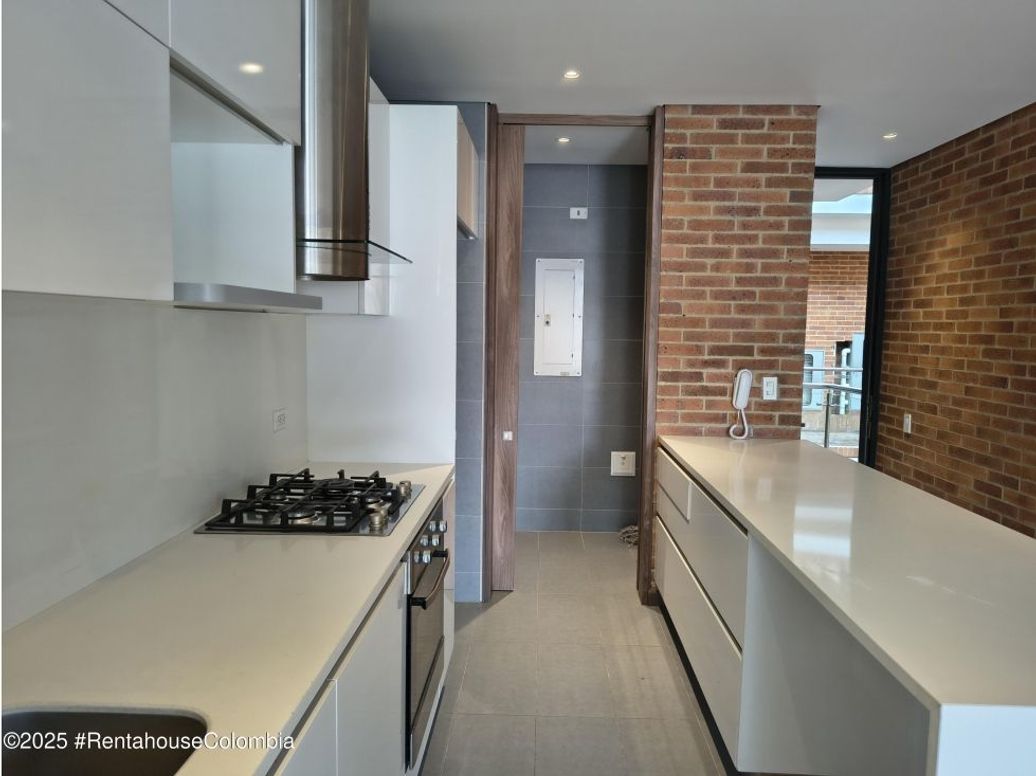 Apartamento de 2 alcobas en venta en Santa Barbara Occidental, Bogotá, 79 m² · foto 7 de 20