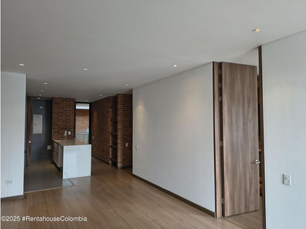 Apartamento de 2 alcobas en venta en Santa Barbara Occidental, Bogotá, 79 m² · foto 10 de 20