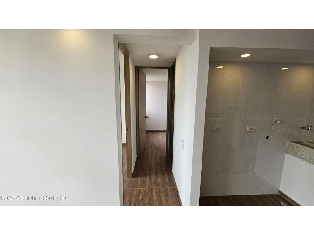 Apartamento de 2 alcobas en venta en Ricaurte, Bogotá, 31 m² · foto 7 de 12