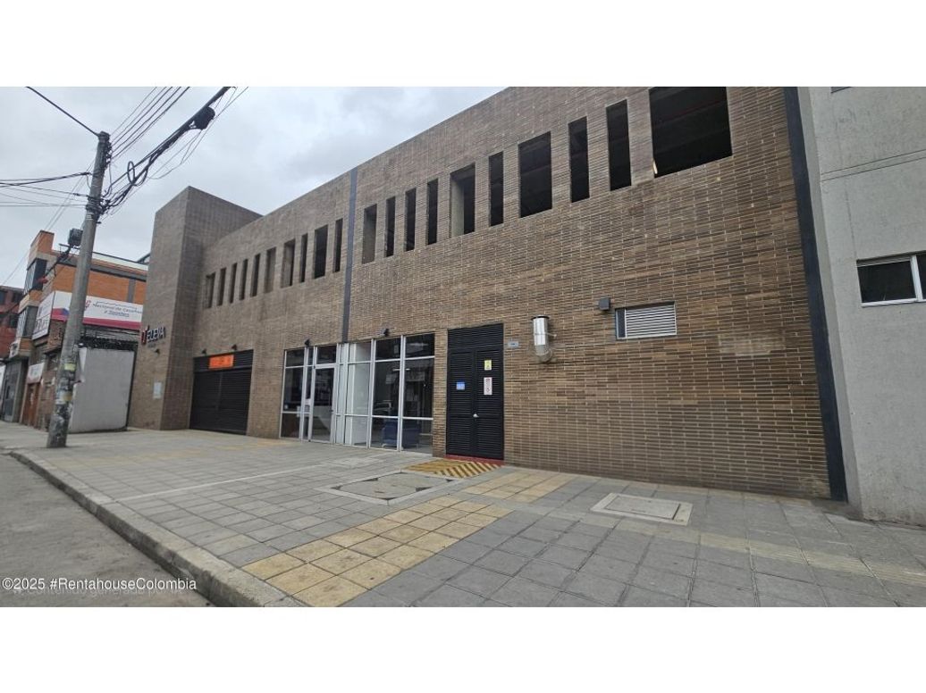 Apartamento de 2 alcobas en venta en Ricaurte, Bogotá, 31 m² · foto 2 de 12