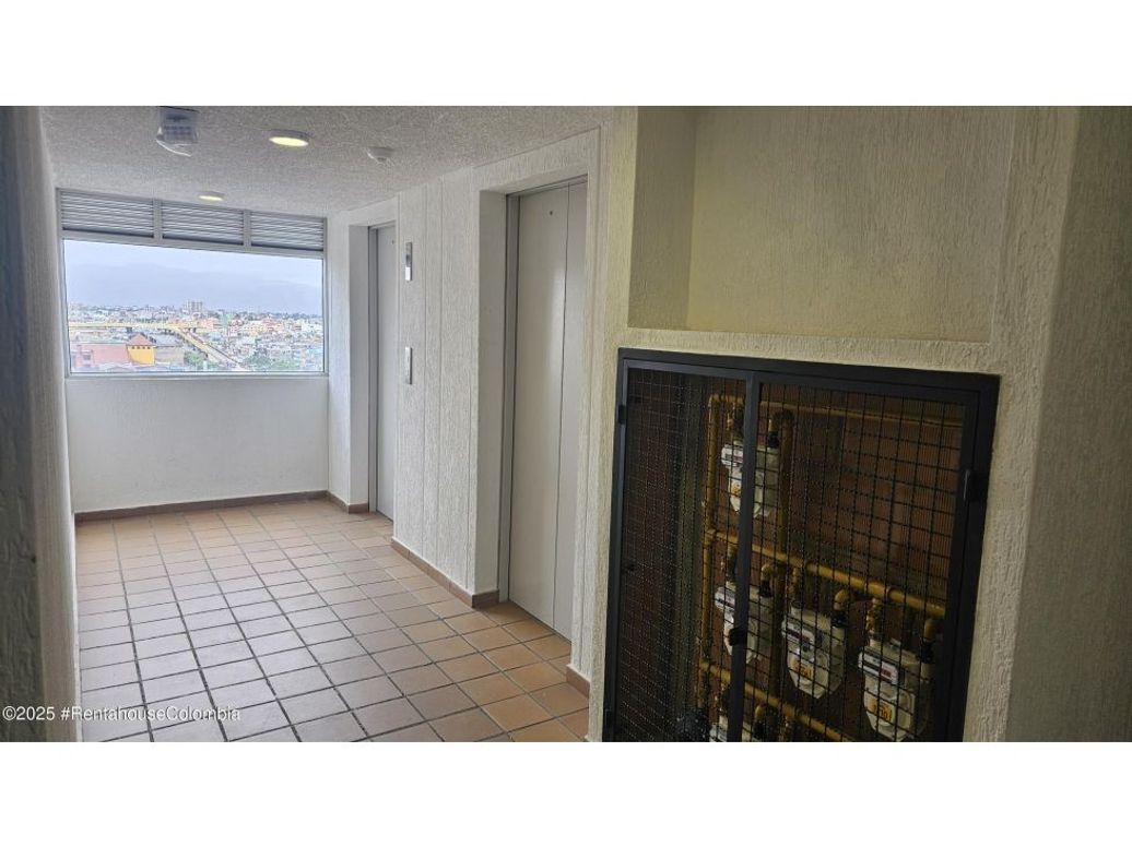 Apartamento de 2 alcobas en venta en Ricaurte, Bogotá, 31 m² · foto 4 de 12