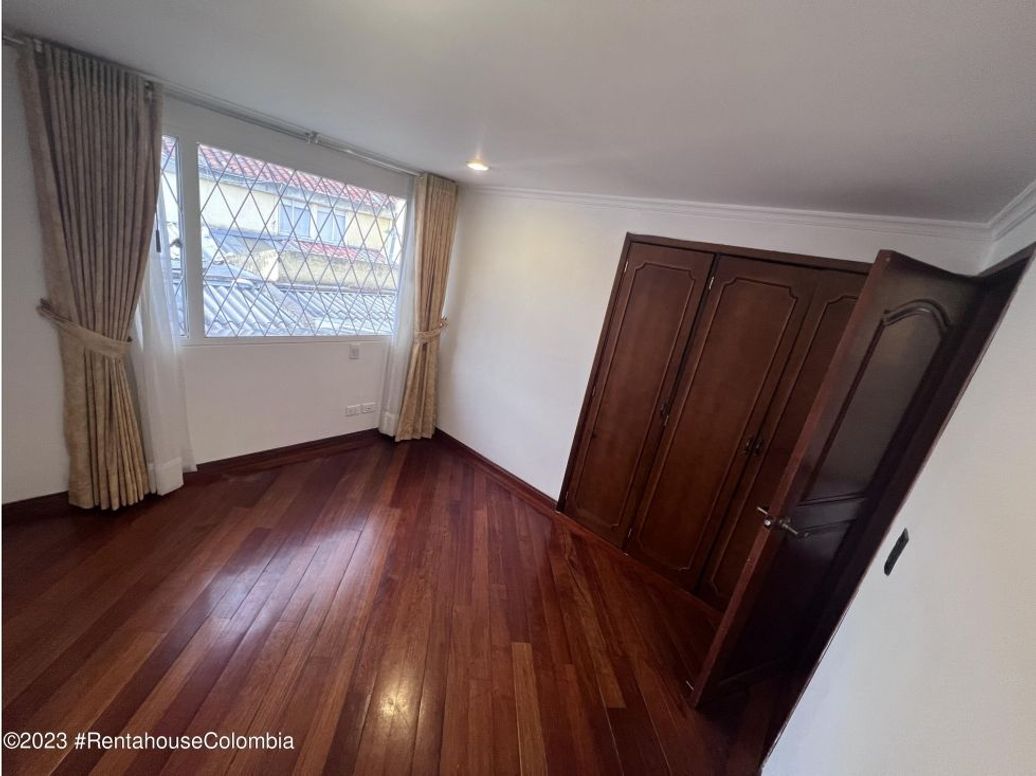 Casa de 3 alcobas en venta en Lisboa, Bogotá, 239 m² · foto 16 de 20