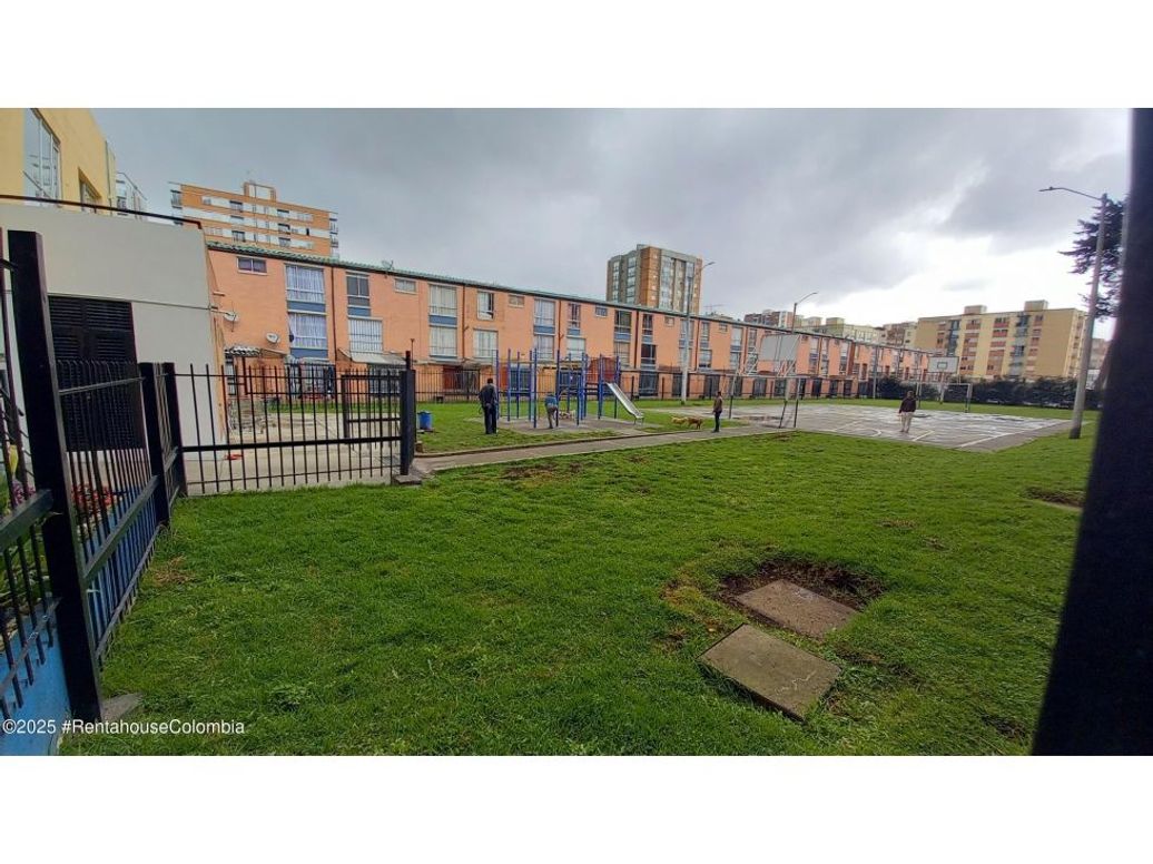 Apartamento de 3 alcobas en venta en Britalia, Bogotá, 54 m² · foto 18 de 20