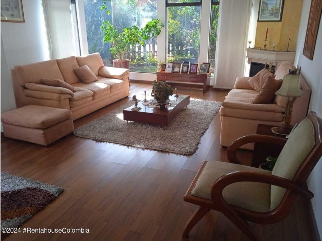 Casa de 4 alcobas en venta en San José De Bavaria, Bogotá, 420 m² · foto 4 de 20