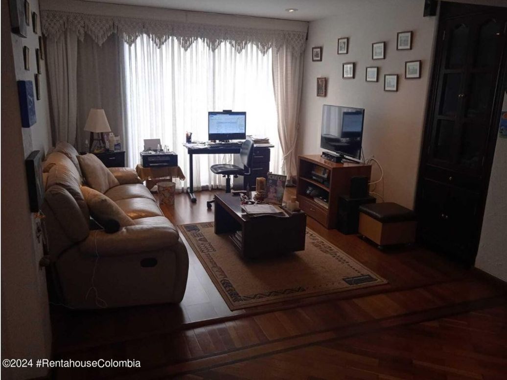 Casa de 4 alcobas en venta en San José De Bavaria, Bogotá, 420 m² · foto 16 de 20