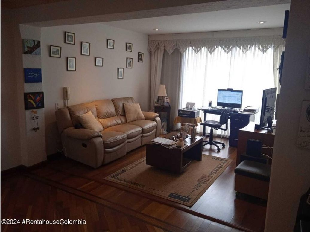 Casa de 4 alcobas en venta en San José De Bavaria, Bogotá, 420 m² · foto 17 de 20