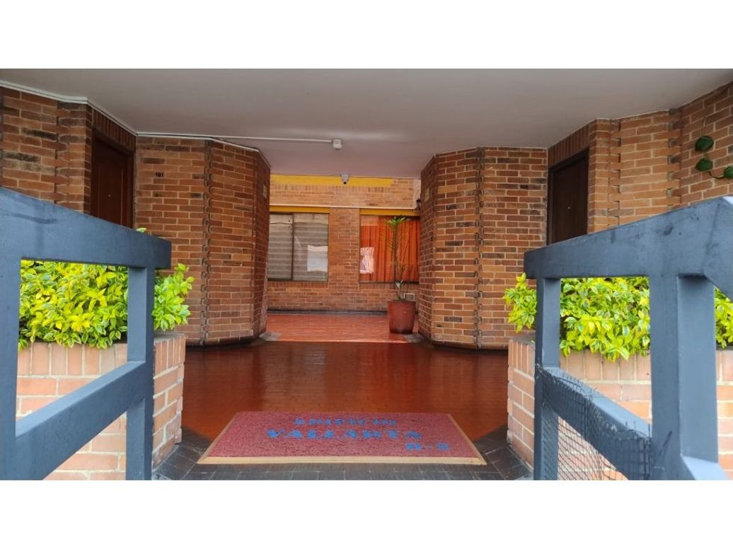 Apartamento de 3 alcobas en venta en Fontibón, Bogotá, 74 m² · foto 2 de 20