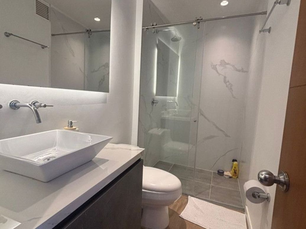 Apartamento de 3 alcobas en venta en San Patricio, Bogotá, 176 m² · foto 2 de 20