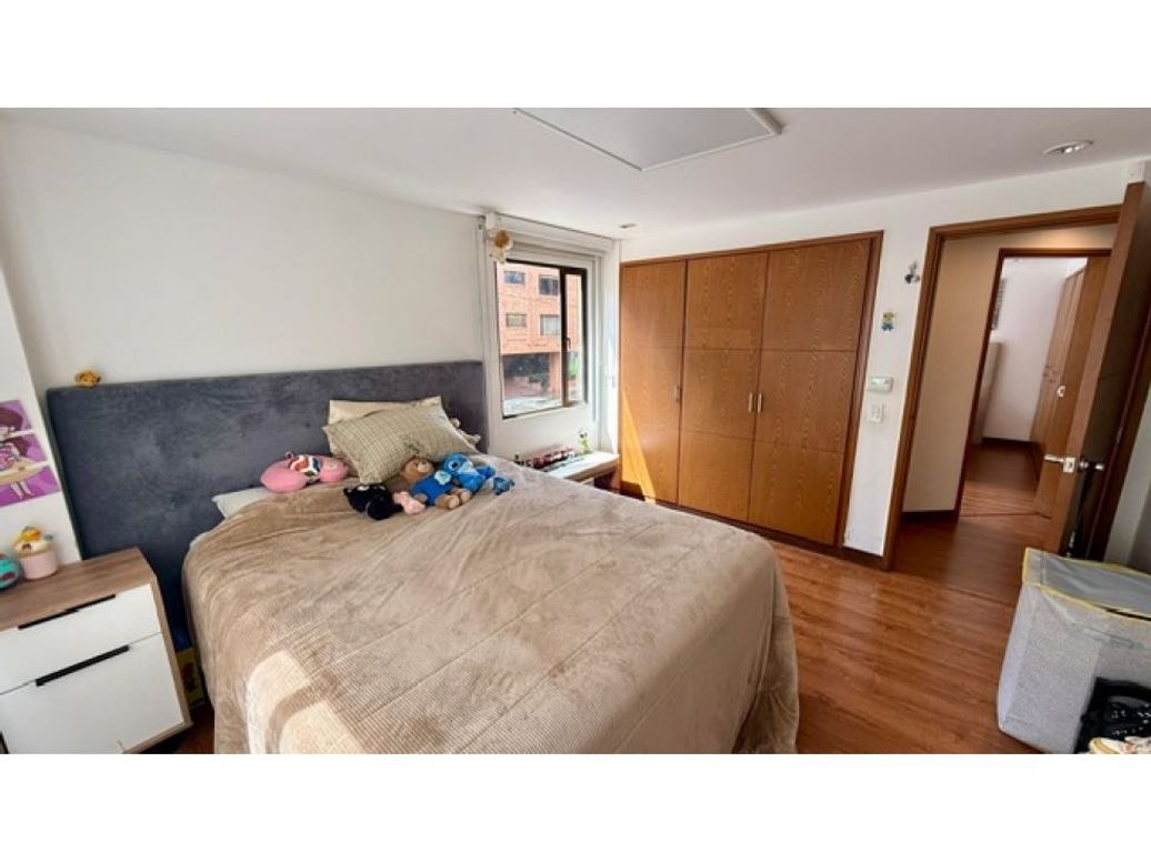 Apartamento de 3 alcobas en venta en Santa Barbara, Bogotá, 191 m² · foto 13 de 14