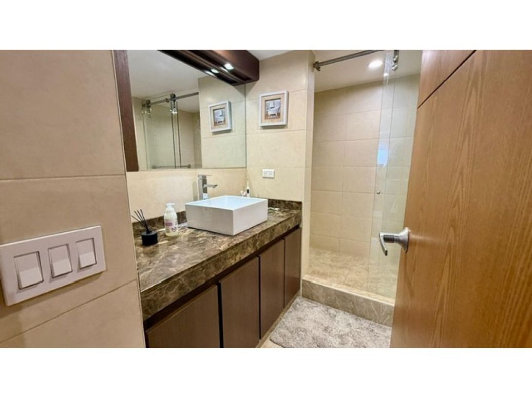 Apartamento de 3 alcobas en venta en Santa Barbara, Bogotá, 191 m² · foto 11 de 14