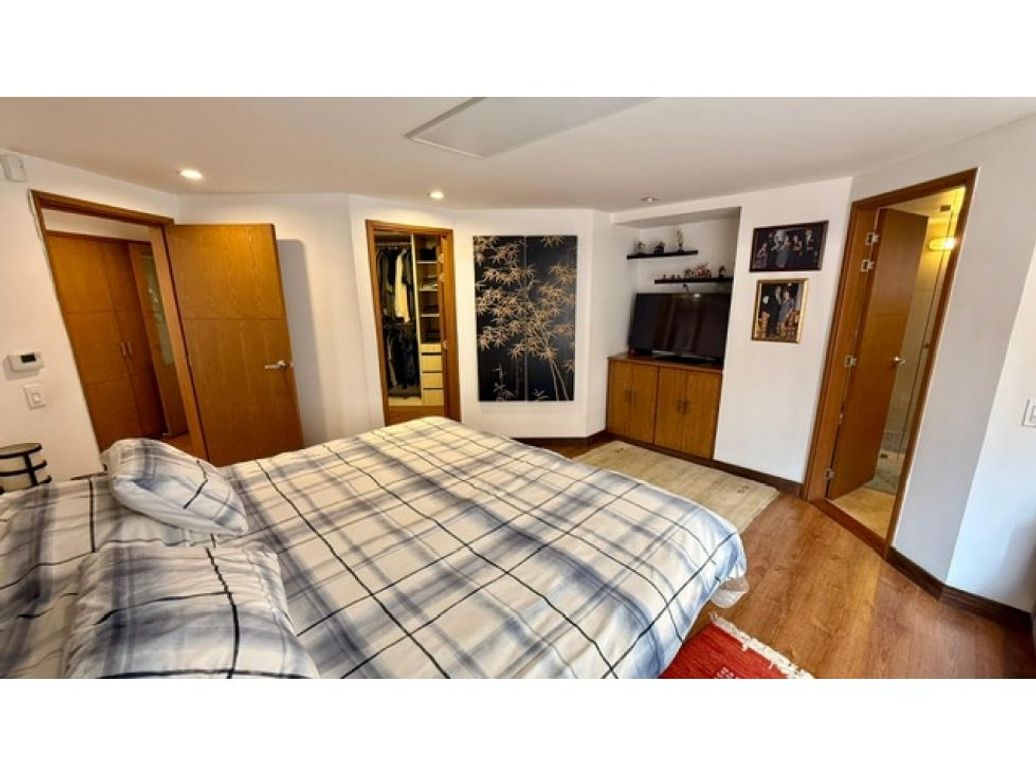 Apartamento de 3 alcobas en venta en Santa Barbara, Bogotá, 191 m² · foto 14 de 14