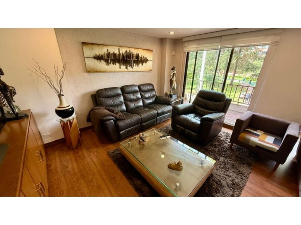 Apartamento de 3 alcobas en venta en Santa Barbara, Bogotá, 191 m² · foto 4 de 14