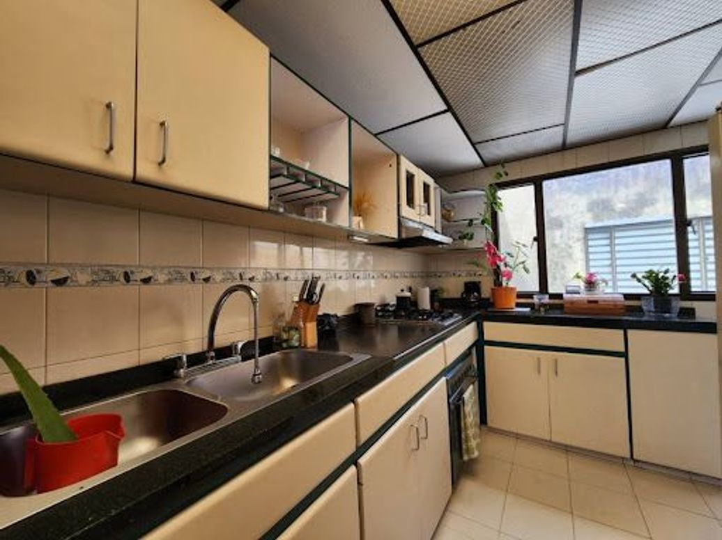 Casa de 3 alcobas en venta en El Encanto, Bogotá, 278 m² · foto 3 de 20