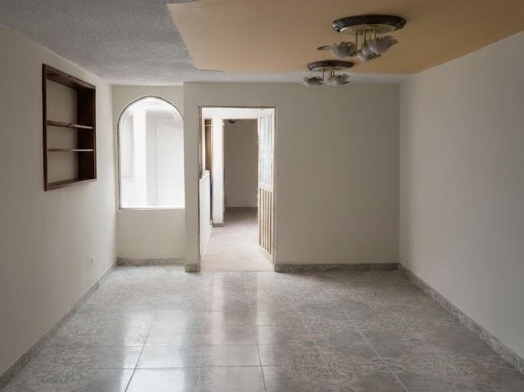 Casa de 10 alcobas en venta en Santa Rosita, Bogotá, 434 m² · foto 12 de 20