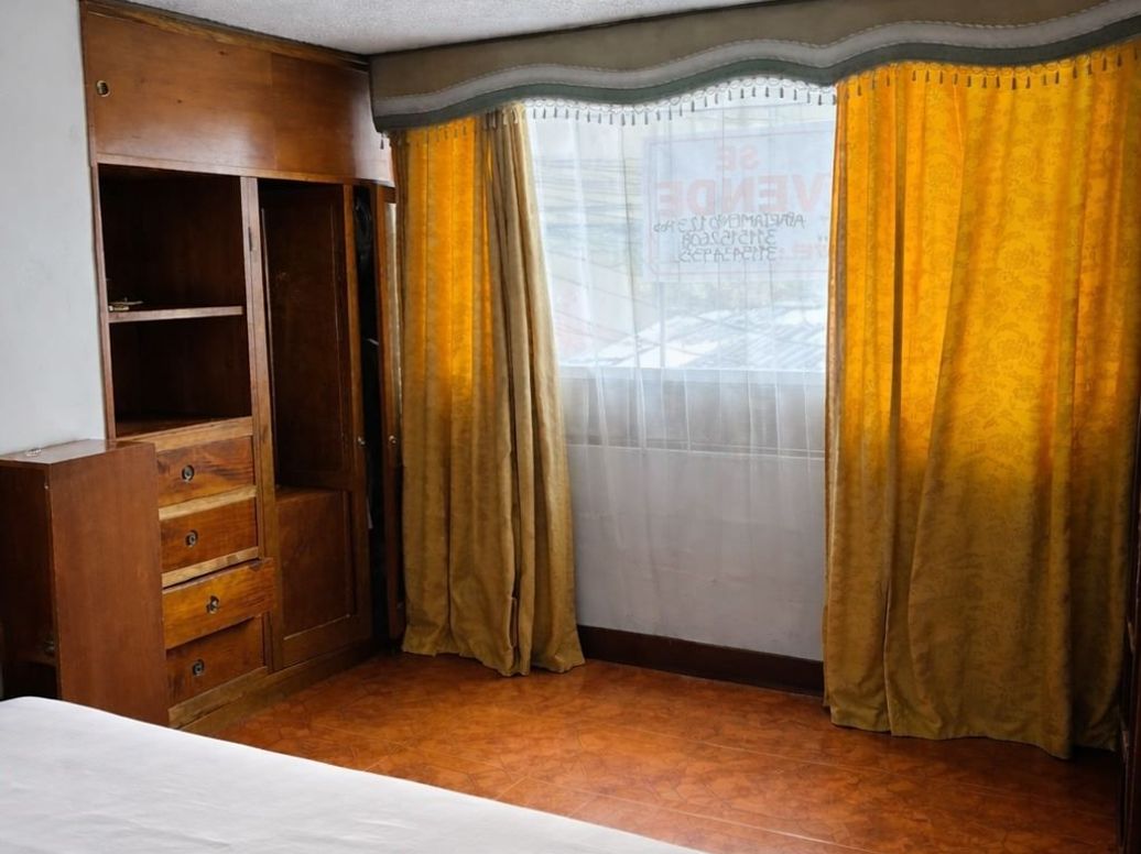 Casa de 10 alcobas en venta en Santa Rosita, Bogotá, 434 m² · foto 15 de 20