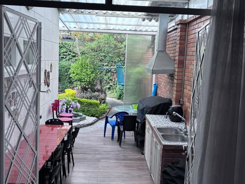 Casa de 6 alcobas en venta en La Soledad, Bogotá, 555 m² · foto 11 de 15