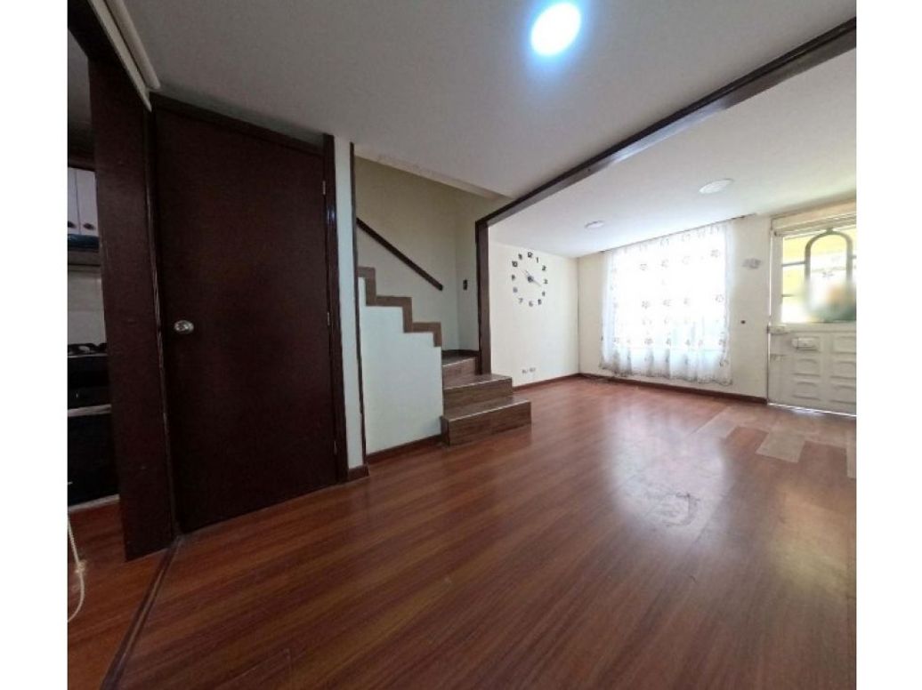 Casa de 3 alcobas en venta en Cr Prados De Castilla Et. Iv, Bogotá, 67 m² · foto 3 de 17