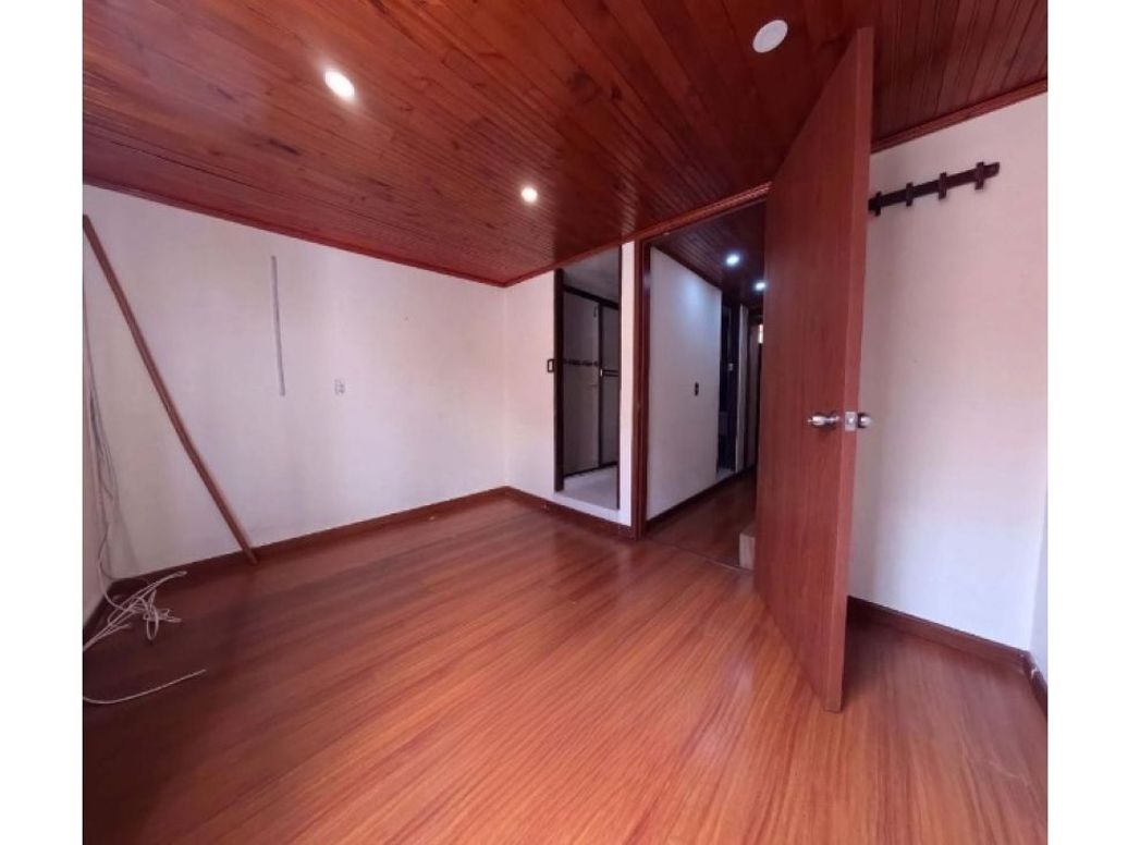 Casa de 3 alcobas en venta en Cr Prados De Castilla Et. Iv, Bogotá, 67 m² · foto 4 de 17