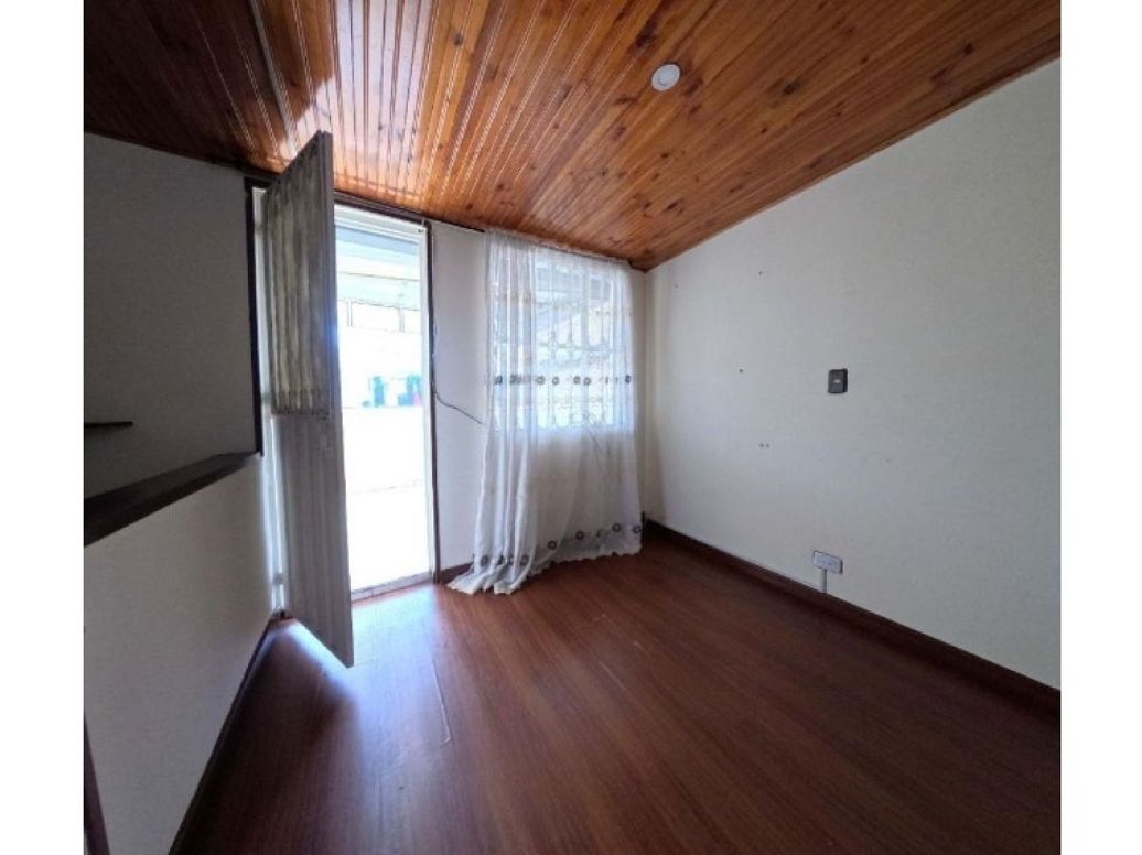 Casa de 3 alcobas en venta en Cr Prados De Castilla Et. Iv, Bogotá, 67 m² · foto 8 de 17
