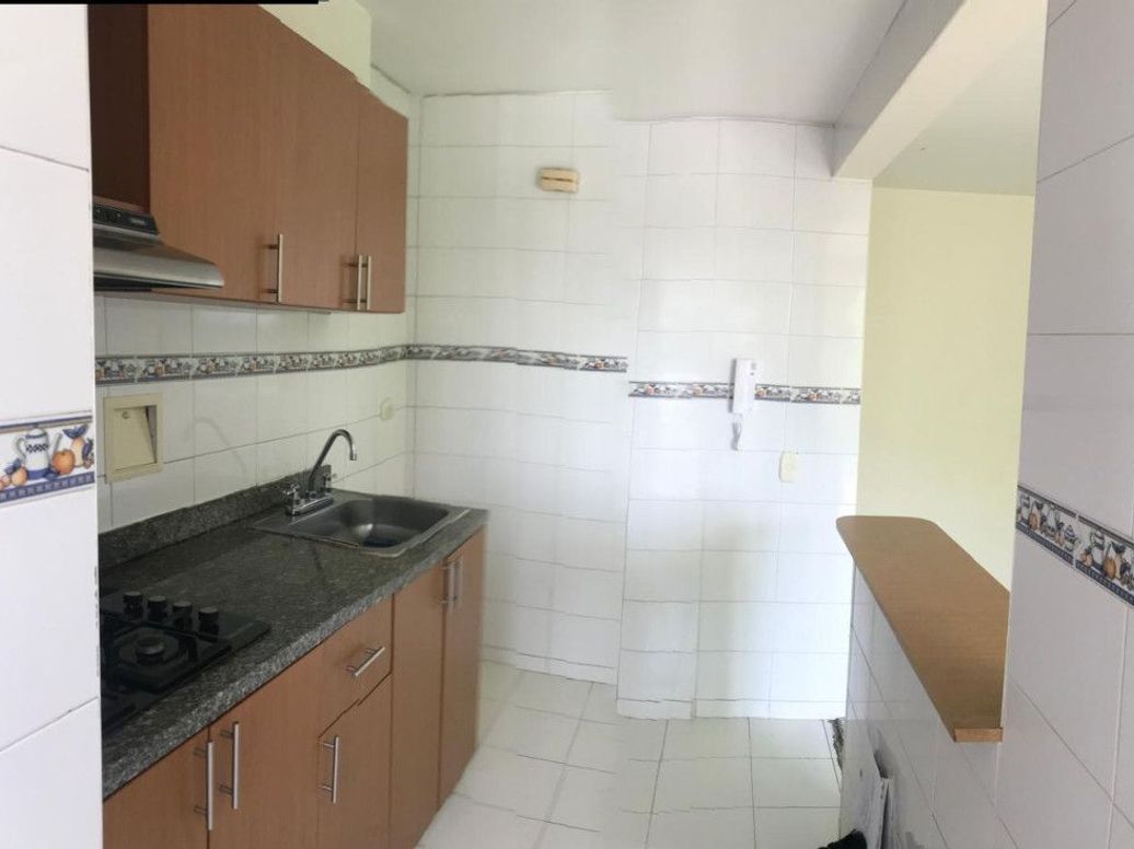 Apartamento de 3 alcobas en venta en Granada Norte, Bogotá, 70 m² · foto 2 de 15