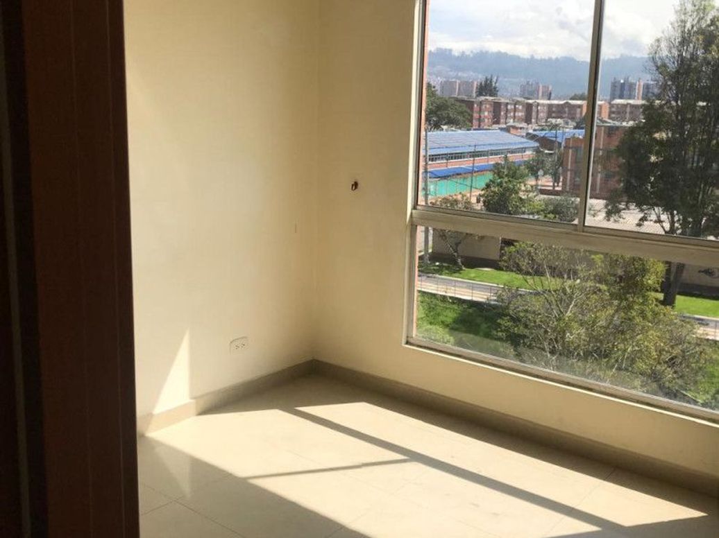 Apartamento de 3 alcobas en venta en Granada Norte, Bogotá, 70 m² · foto 8 de 15