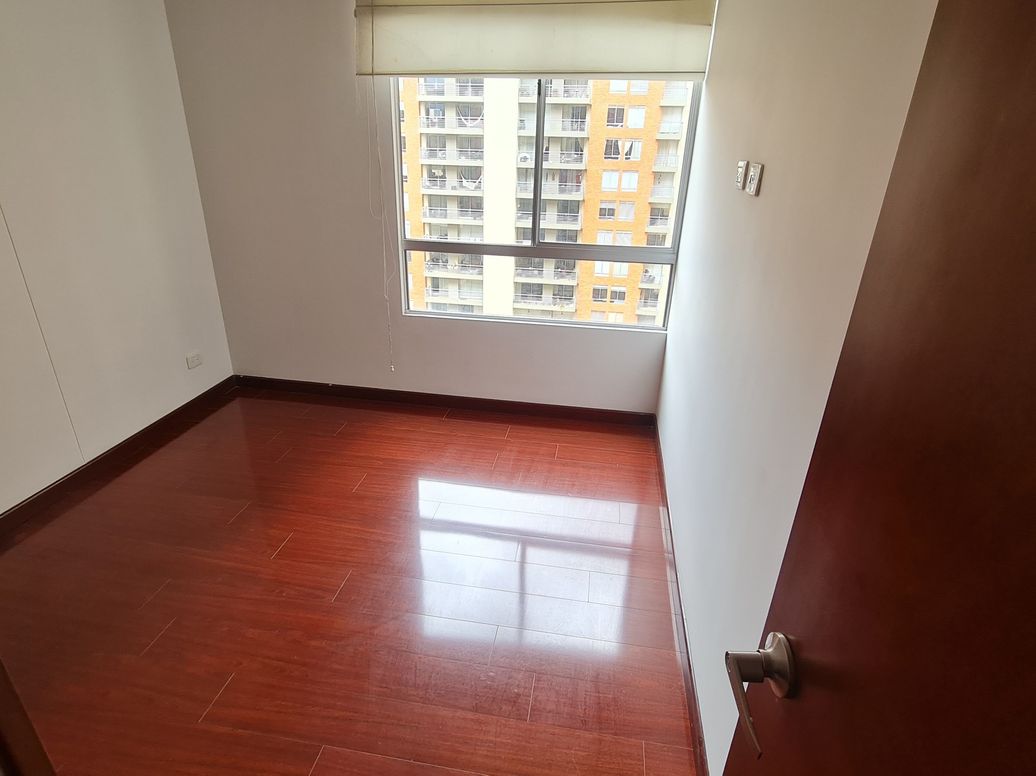 Apartamento de 3 alcobas en arriendo en Colina Campestre, Bogotá, 135 m² · foto 2 de 20