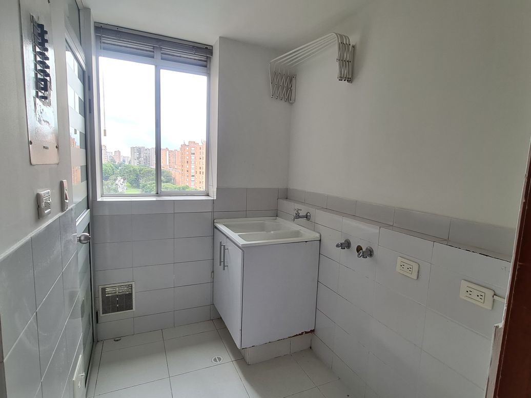 Apartamento de 3 alcobas en arriendo en Colina Campestre, Bogotá, 135 m² · foto 16 de 20