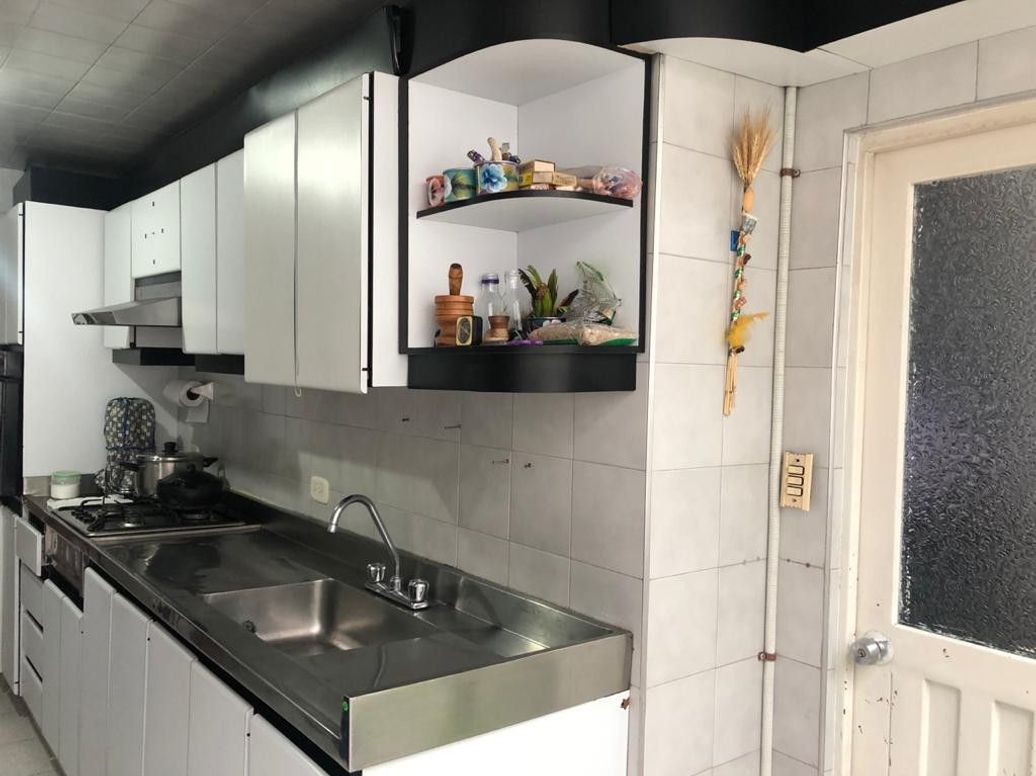 Casa de 5 alcobas en venta en Los Andes, Bogotá, 220 m² · foto 9 de 20