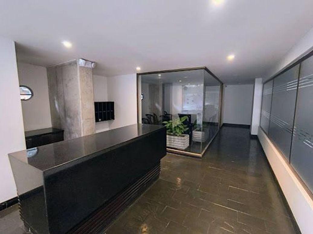 Apartamento de 2 alcobas en venta en Chico, Bogotá, 91 m² · foto 2 de 20