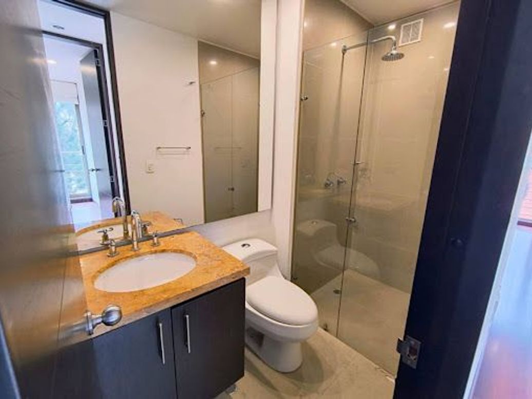 Apartamento de 2 alcobas en venta en Chico, Bogotá, 91 m² · foto 13 de 20