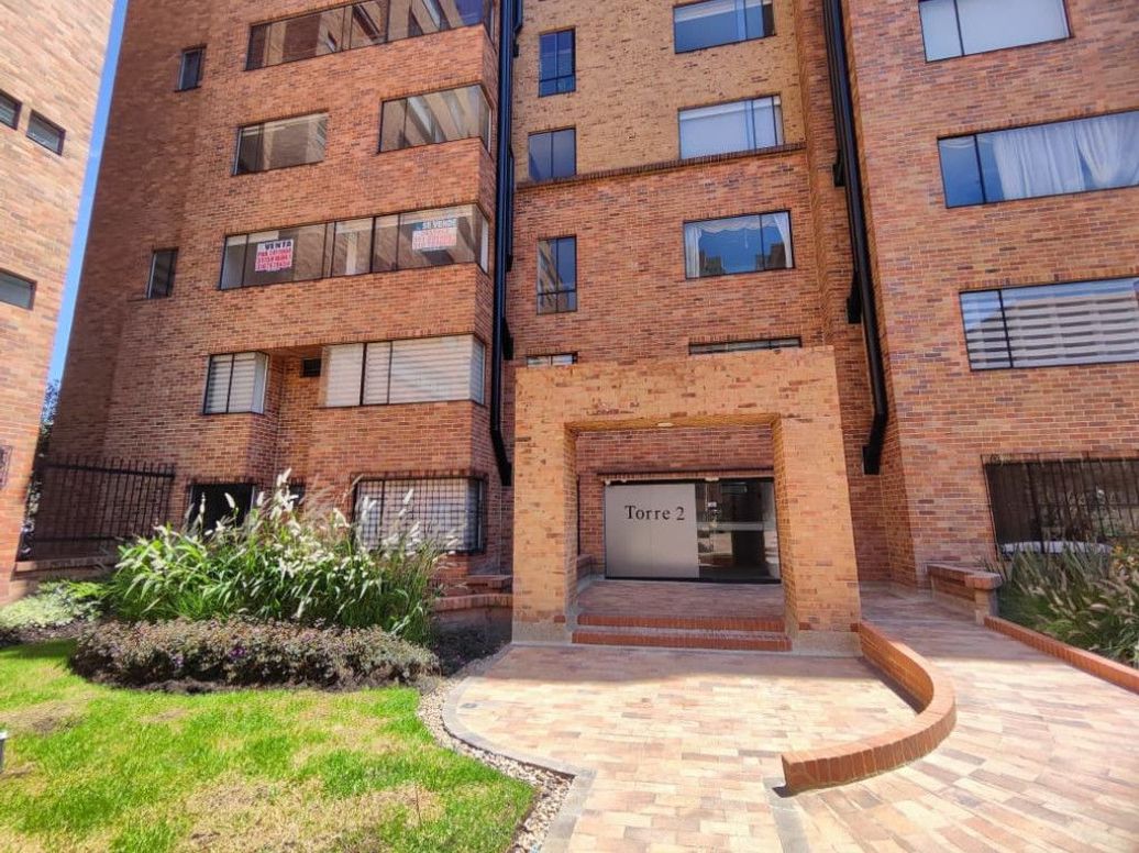 Apartamento de 3 alcobas en venta en Cr. Torres Del Obelisco, Bogotá, 147 m² · foto 4 de 20