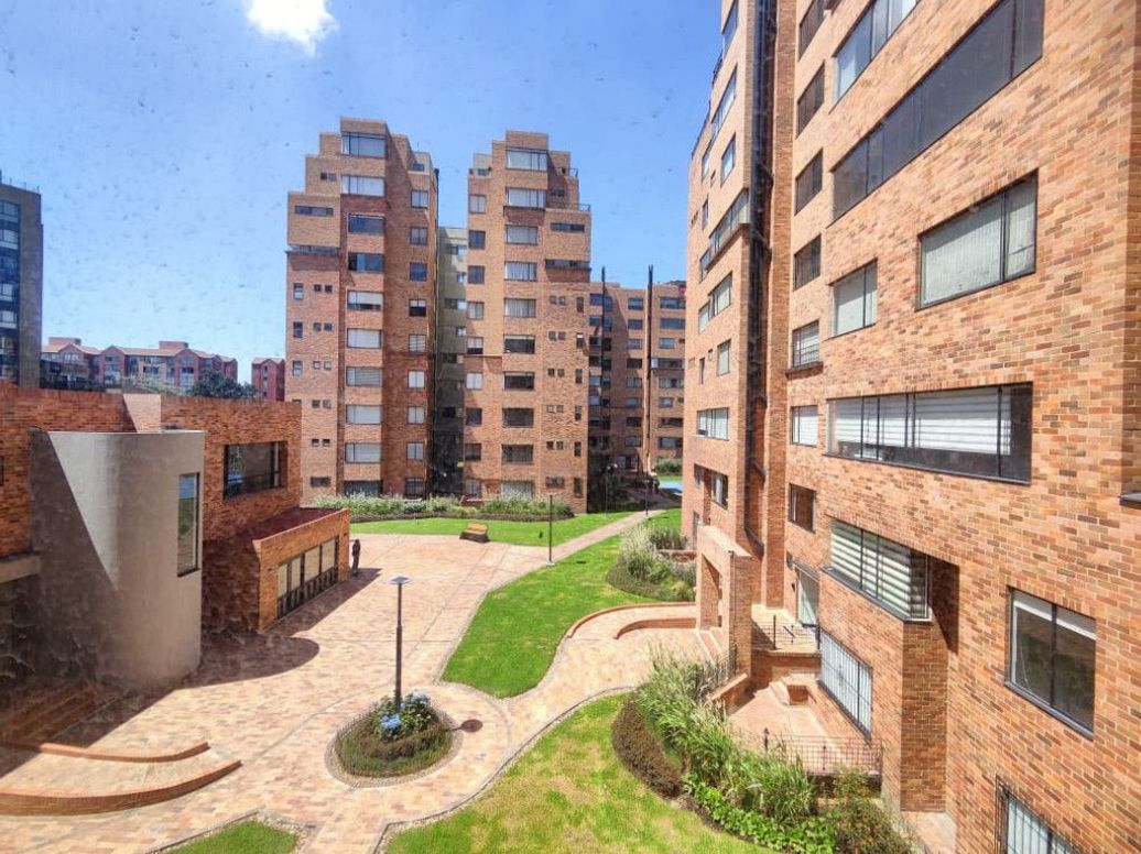 Apartamento de 3 alcobas en venta en Cr. Torres Del Obelisco, Bogotá, 147 m² · foto 10 de 20