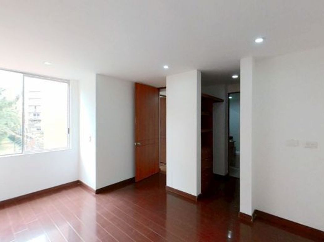 Apartamento de 3 alcobas en venta en San Antonio Nor - Occidental, Bogotá, 84 m² · foto 2 de 9