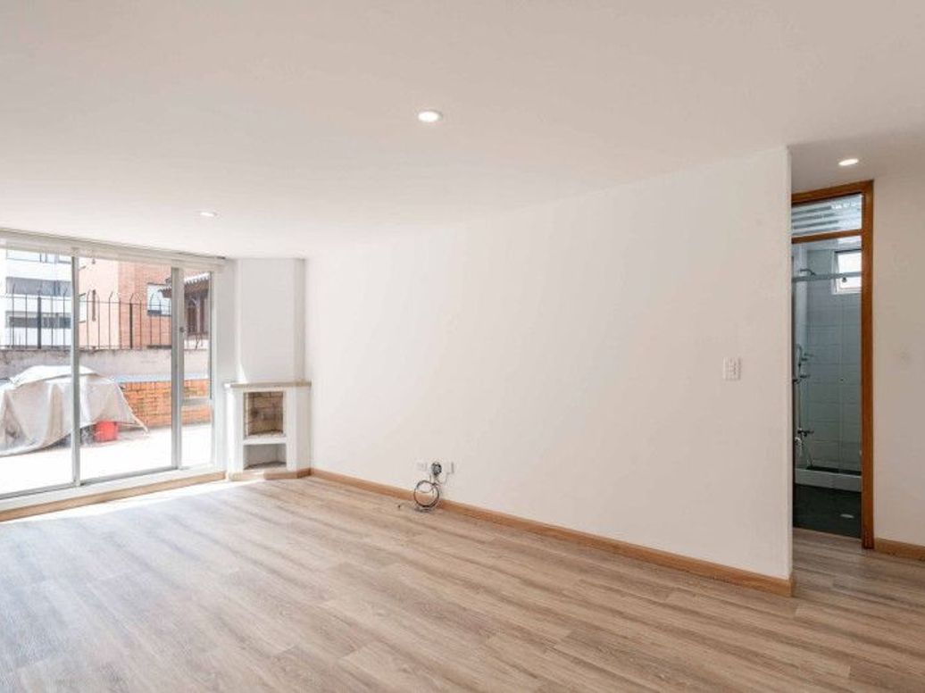 Apartaestudio en venta en Ub. Santa Coloma, Bogotá, 52 m² · foto 3 de 10