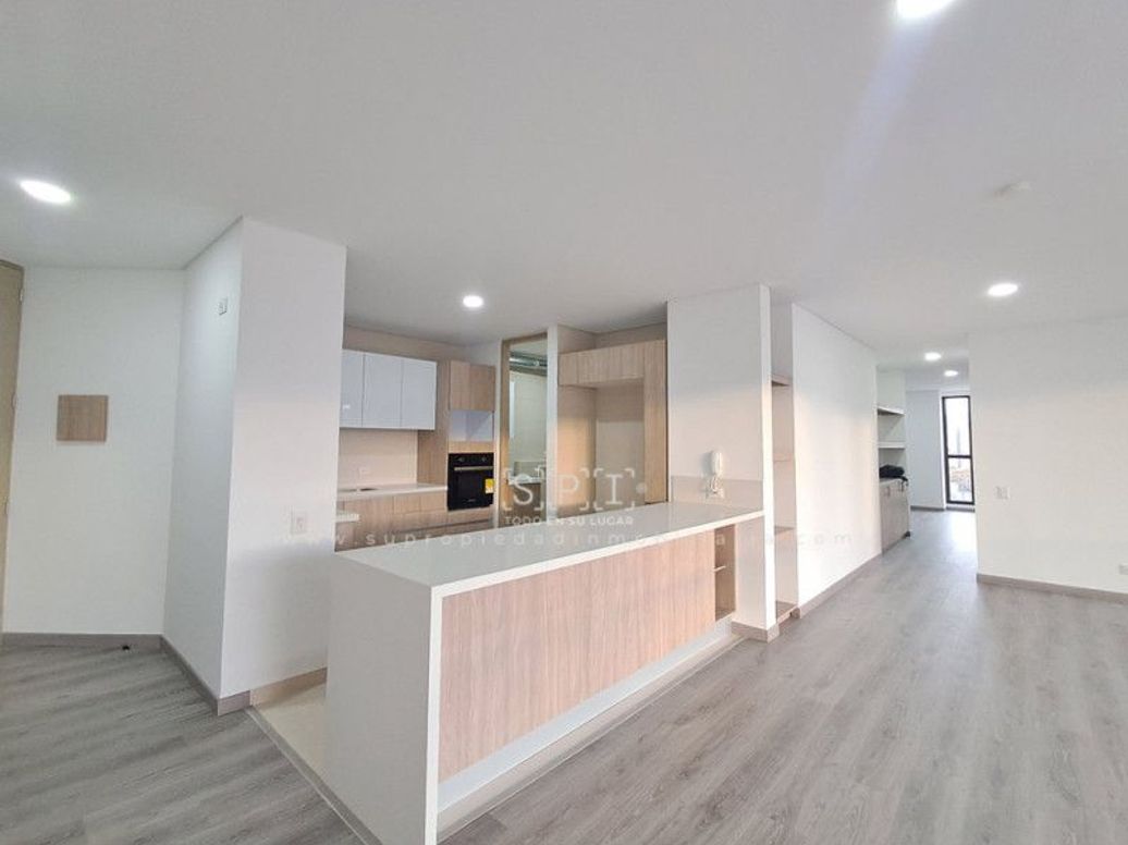 Apartamento de 3 alcobas en venta en San Jose V Sector, Bogotá, 149 m² · foto 3 de 20