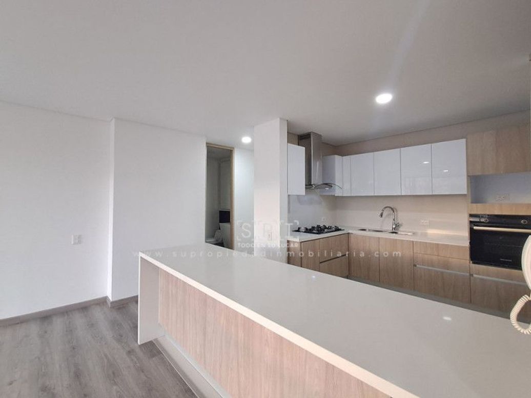 Apartamento de 3 alcobas en venta en San Jose V Sector, Bogotá, 149 m² · foto 5 de 20