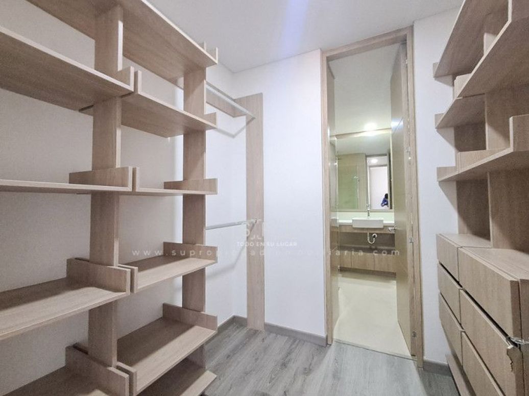 Apartamento de 3 alcobas en venta en San Jose V Sector, Bogotá, 149 m² · foto 17 de 20