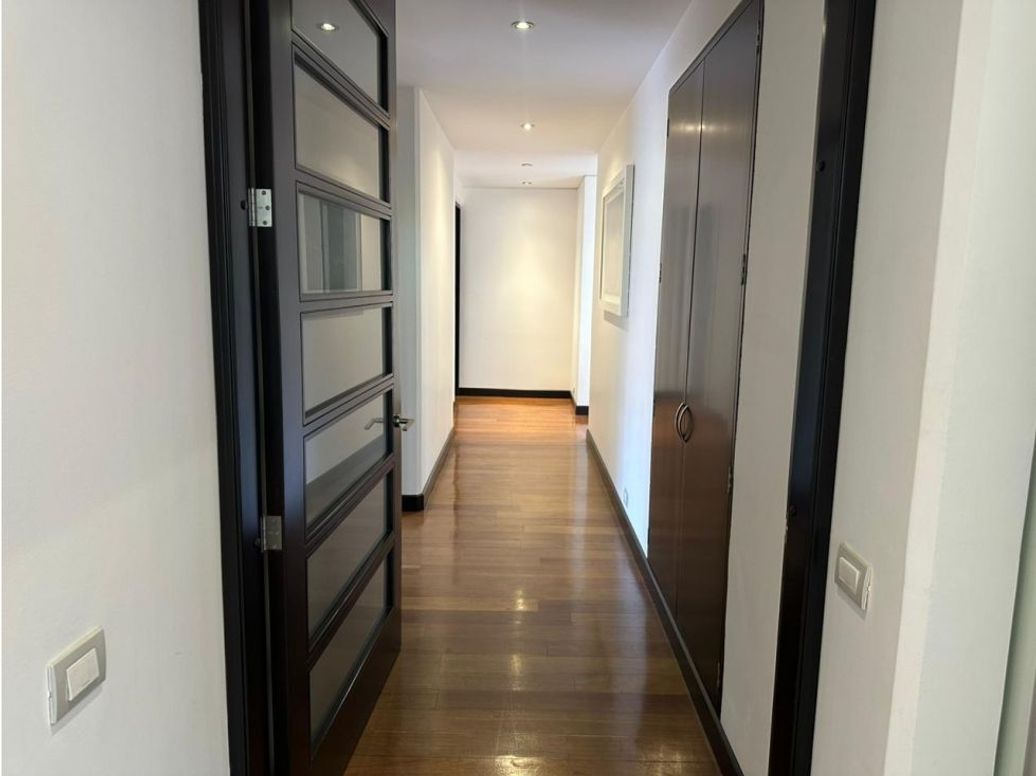 Apartamento de 5 alcobas en venta en Chicó Navarra, Bogotá, 337 m² · foto 8 de 20