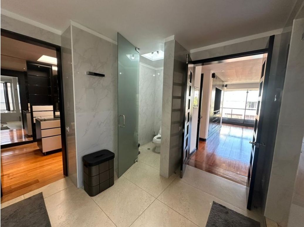Apartamento de 5 alcobas en venta en Chicó Navarra, Bogotá, 337 m² · foto 9 de 20
