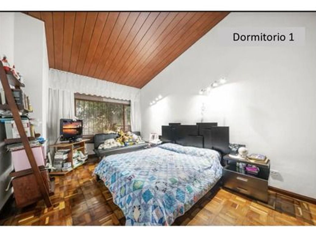 Casa de 5 alcobas en venta en Santa Barbara Alta, Bogotá, 450 m² · foto 15 de 20